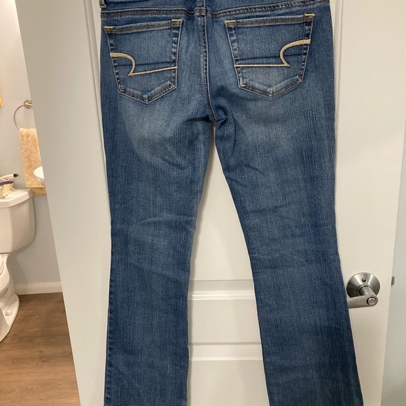 American Eagle, super stretch, slim boot. Size 4. - Picture 2 of 2